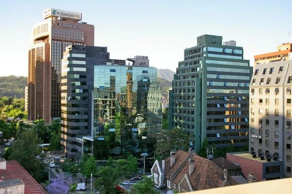Des immeubles style grande tour dans le style architectural américain